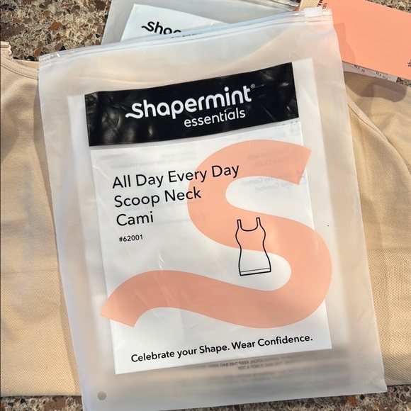 Shapermint Other - Shapermint Essentials All Day Every Day Scoop Neck Cami